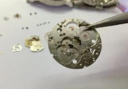 真力时维修服务中心-更换配件